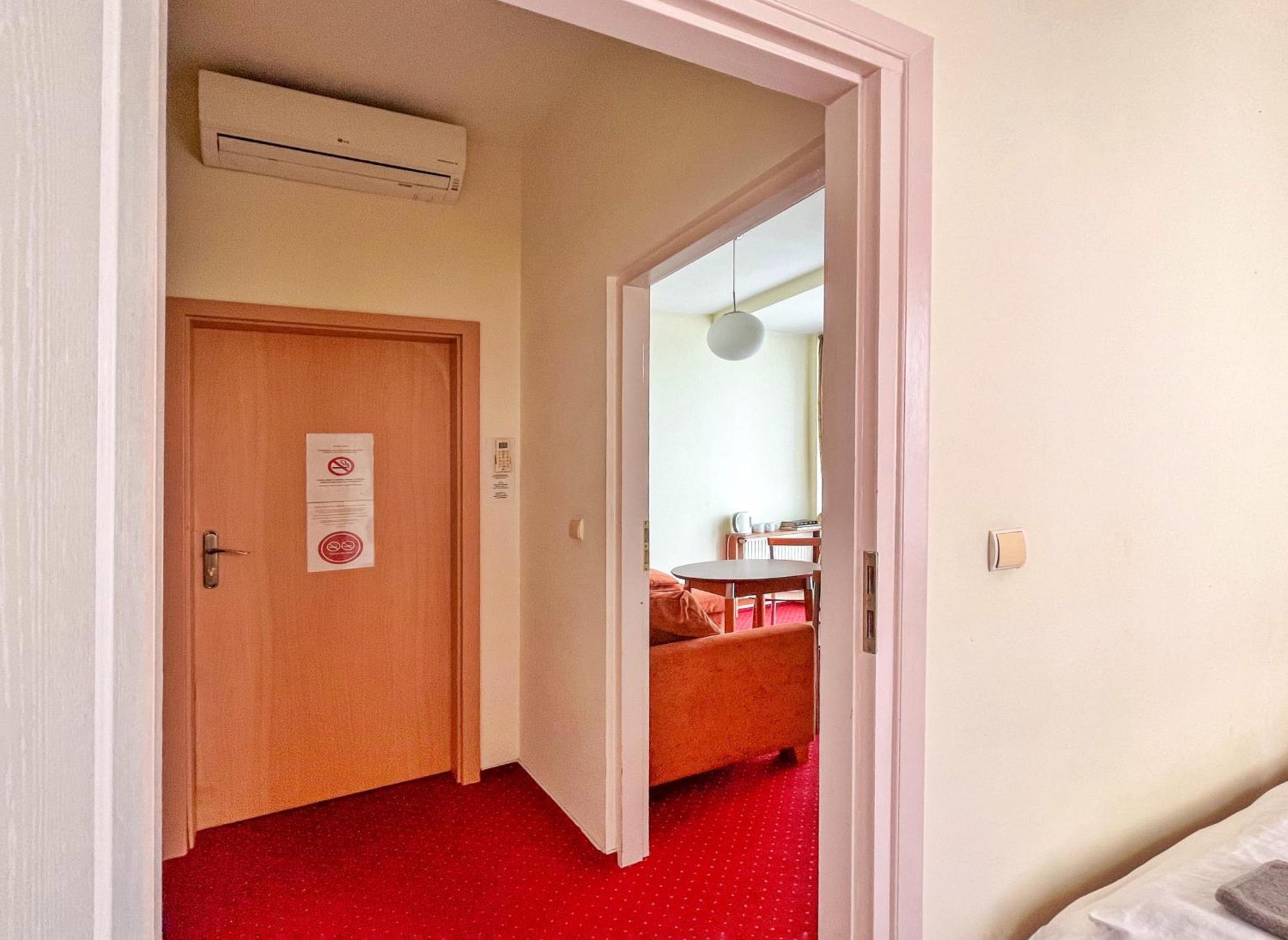 Albergue Fry House Varsovia Exterior foto